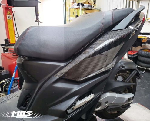 KYMCO_KRV180_碳纖維後車身左右側蓋